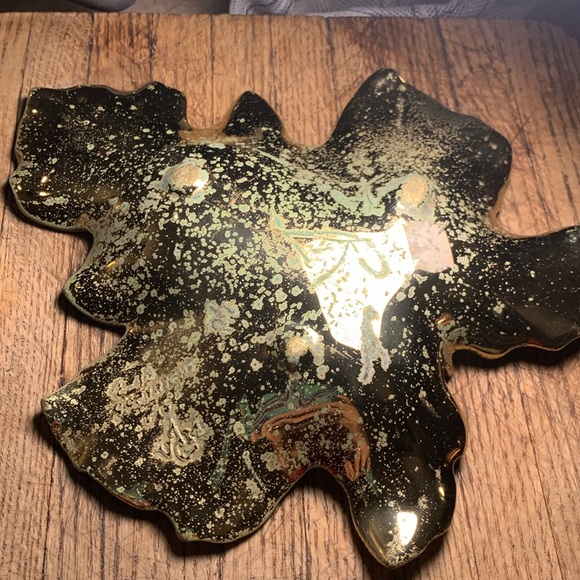 Virginia Metal Crafters Big Fig Leaf Tray 0ver 3 lbs brass 10 x 8 1/2 inch - Picture 6 of 6